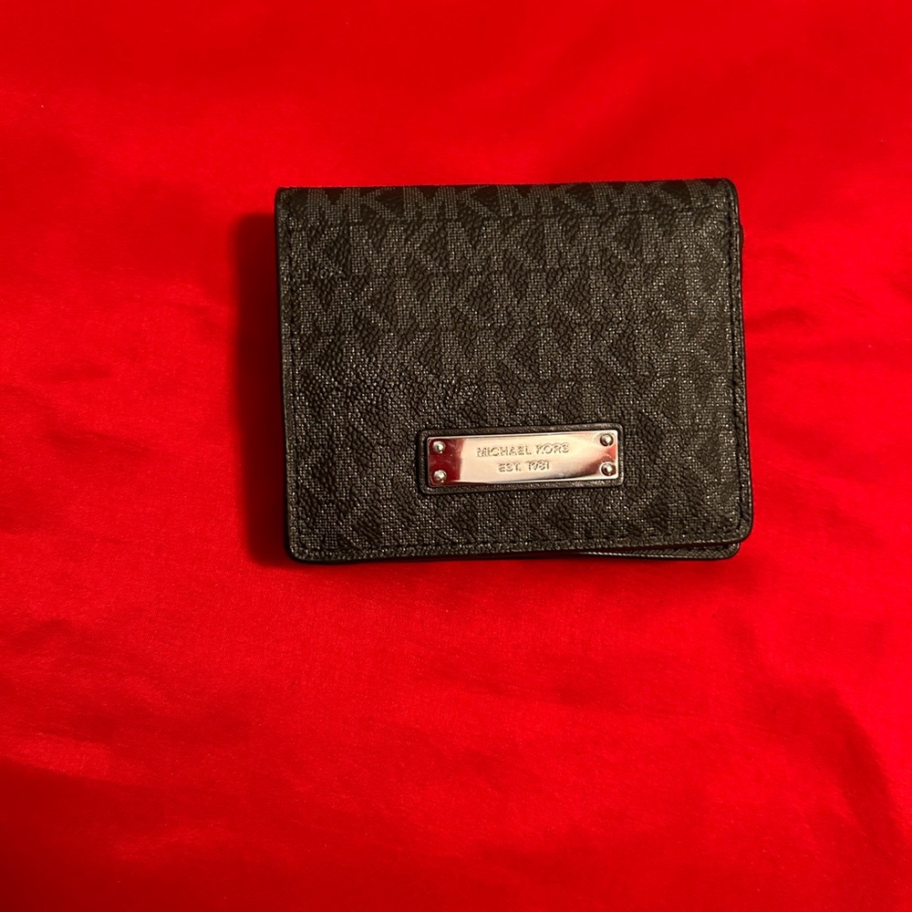 Small Michael Kors wallet